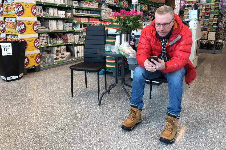HOL I HALLINGDAL: Kiwi-butikker, der hurtigladere ofte står, ble vi godt kjent med.