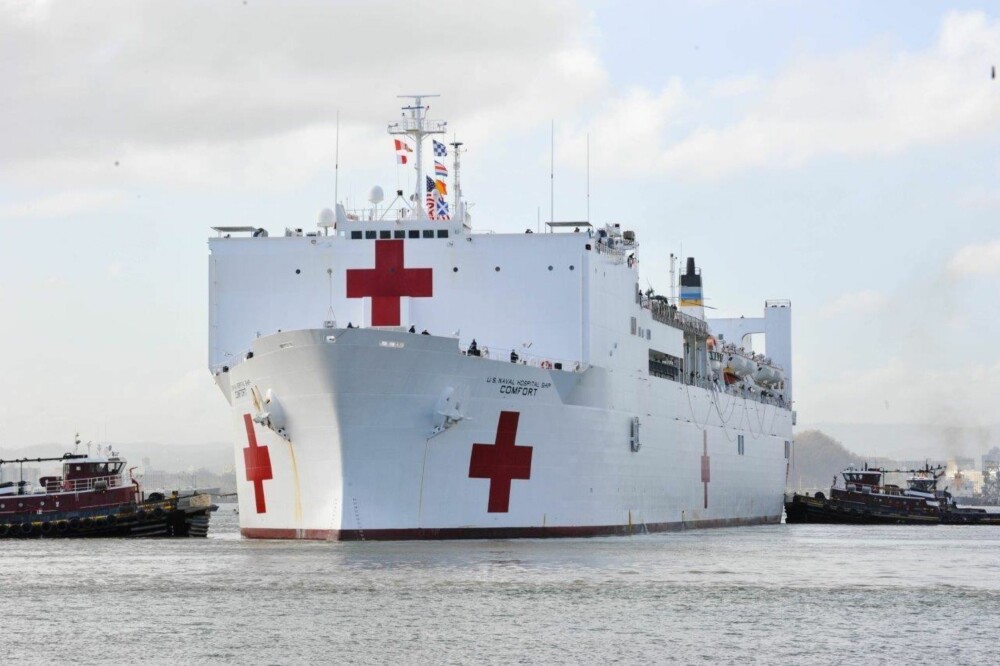 FLYTENDE SYKEHUS: Her ankommer USNS Comfort Puerto Rico i oktober 2017 for å delta i redningsarbeidet etter orkanen "Maria"