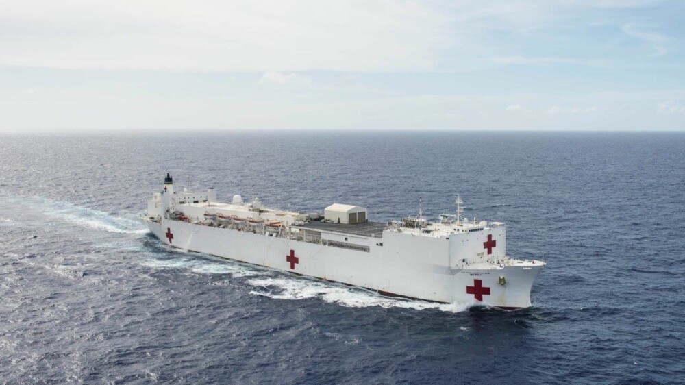 KRIGSSKIP: UNSN Mercy het tidligere SS Worth, og opererte i Stillehavet fra 1987. Første humanitære oppdrag kom i forbindelse med tsunamien i 2004