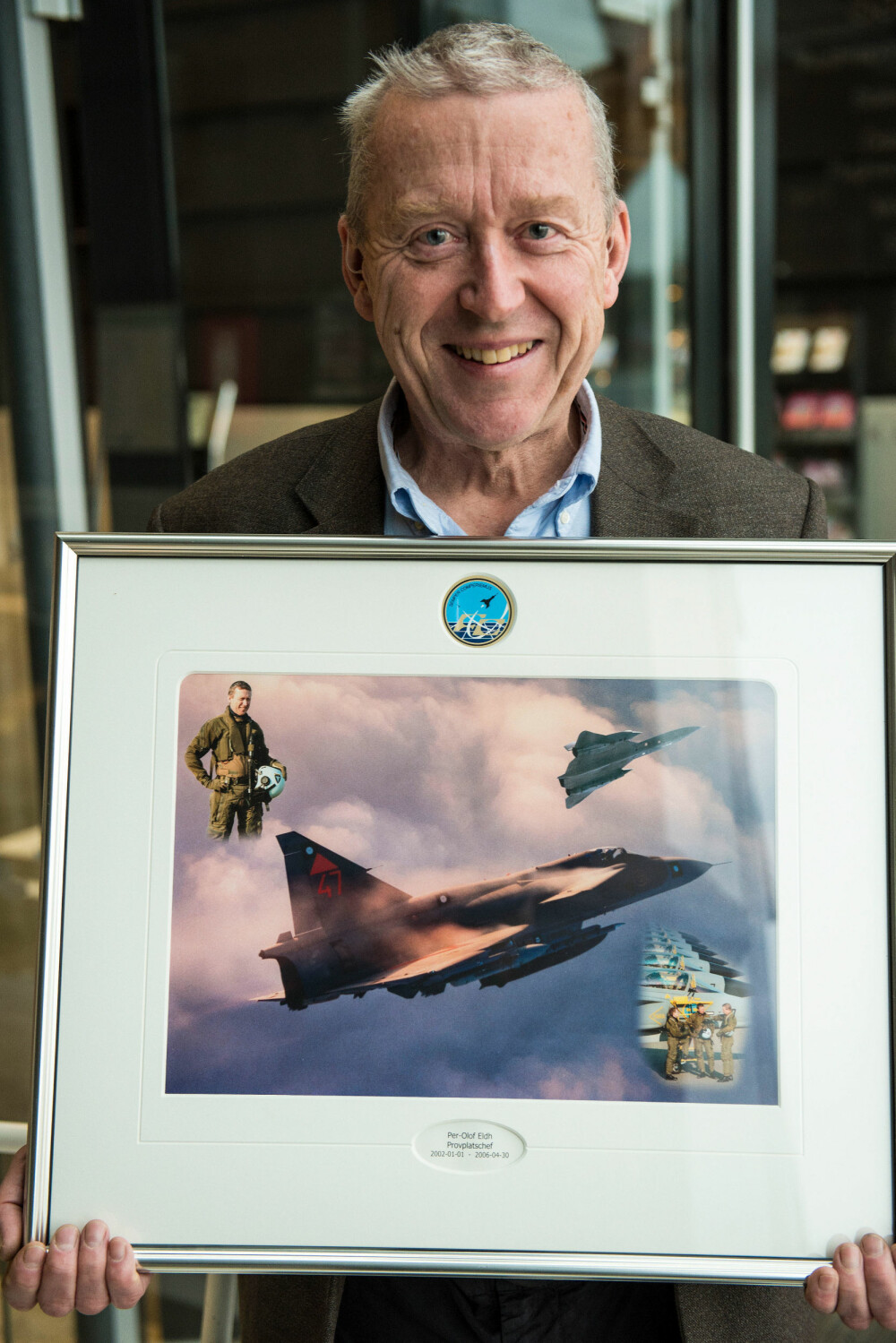 SPIONFLYDØDARE: Per-Olof Eldh klarte å komme på skuddhold av SR-71 hele fem ganger. Fotomontasjen fikk han som avskjedsgave da han pensjonerte seg som jagerpilot.