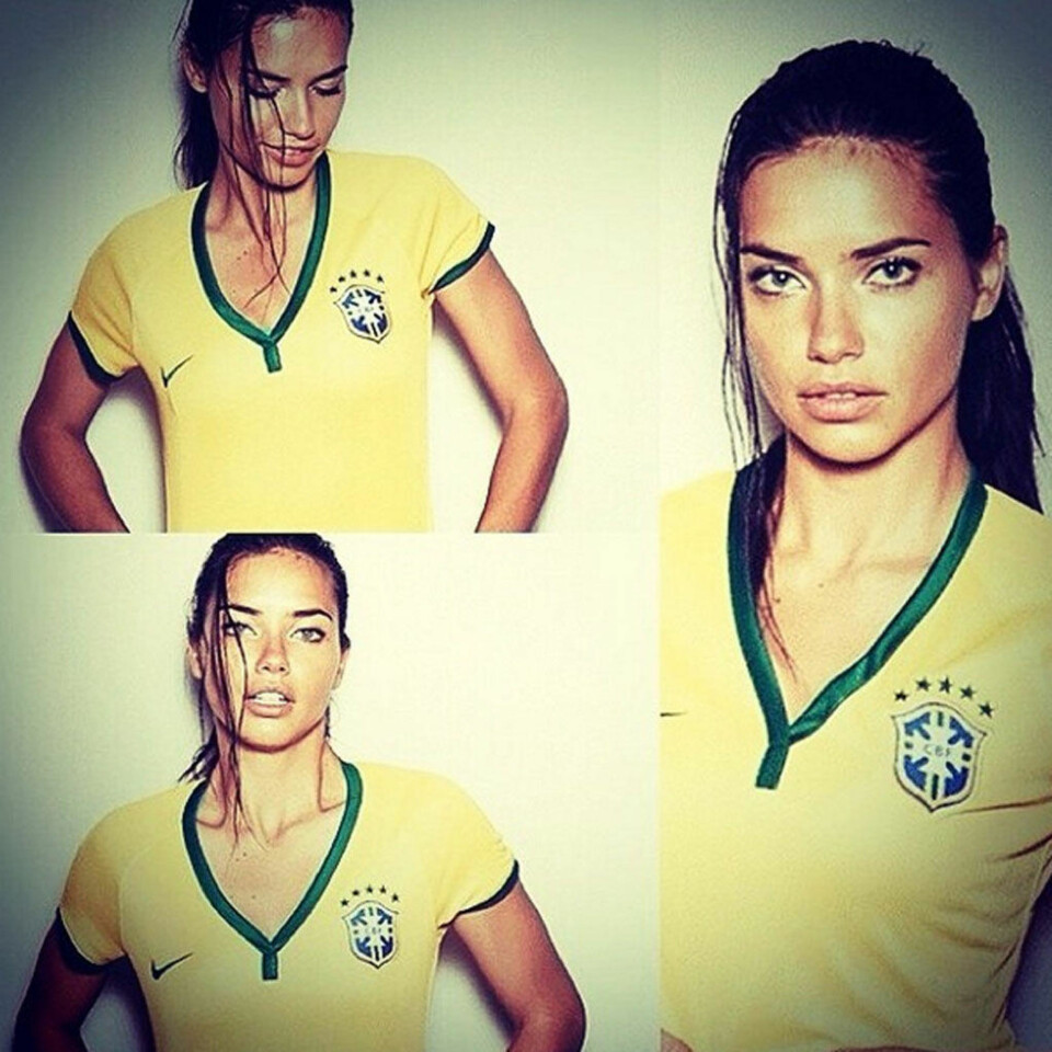 ADRIANA Lima har tatt på seg trøya.