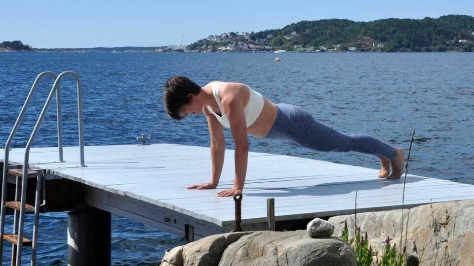 PÅ TRENING: Sara trener gjerne ute i naturen. Dette bildet er fra i sommer da hun var på ferie.