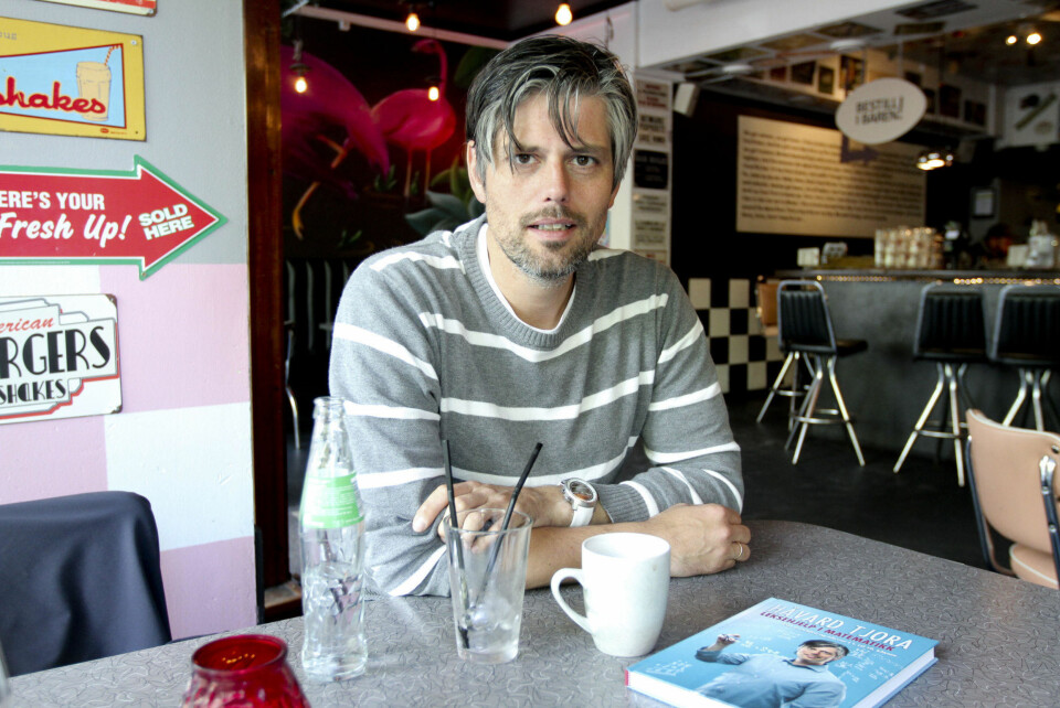 - Mye av grunnen til at det er utfordrende når foreldre skal hjelpe barna med lekser er at foreldre konkurrerer med barnas fritid!