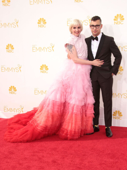 Lena Dunham og kjæresten Jach Antonoff på årets Emmy-utdeling. Han er gitarist i Fun, og de har vært et par i to år.