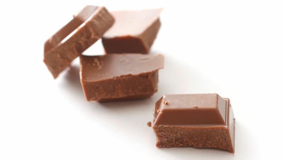 DET ER LOV: Noen biter sjokolade er ikke krise.