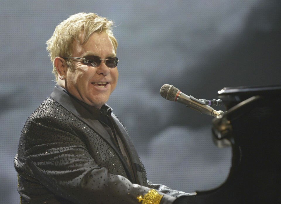 KOMMER TIL HAMAR: Elton John kommer til Kristiansand og Hamar for å spille konsert henholdsvis 29. og 30. juni neste år.