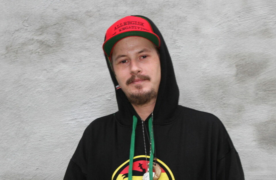 Philip Boardman, aka Admiral P, har sluppet debuten Selvtillit og Tro.