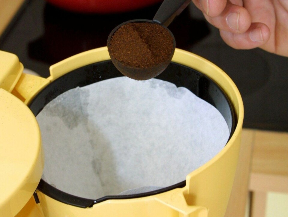 KAFFEFILTER kan brukes til både skopuss, tallerkenbeskyttelse og smørepapir.