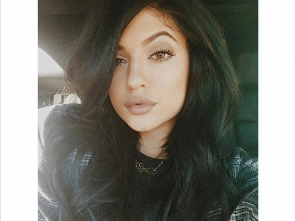 Slik får du Kylie Jenners dådyrvipper