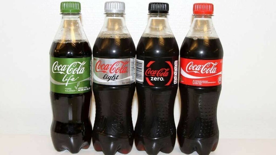 ULIKE COCA-COLA: Det er Coca-Cola Life som nå lanseres med mindre sukker og færre kalorier.