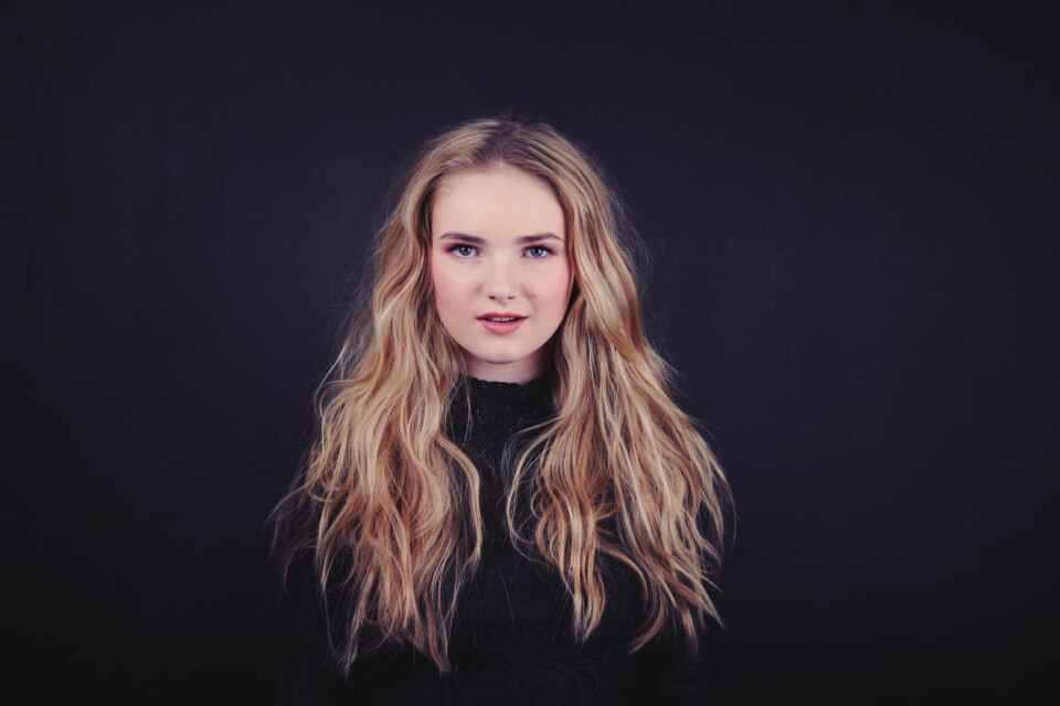 Lila (12) synger som en voksen