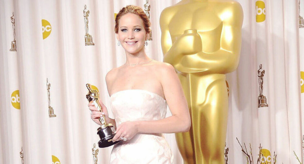 Jennifer Lawrence fikk en fortjent Oscar i 2013. Men turen opp til scenen ble ikke helt som hun hadde drømt om.