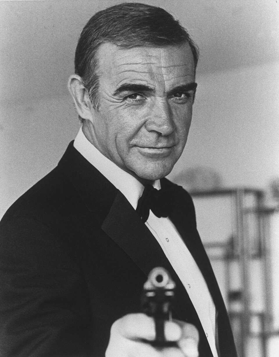 Sean Connery var den første som spilte James Bond i de offisielle filmene. Visste du at han brukte tupé?