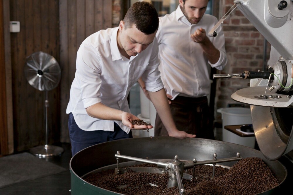 BEDRE BETALT: Tim Wendelboe mener kaffebøndene bør få bedre betalt, og at kvalitetskaffe ofte koster litt. Foto: Anders Valde