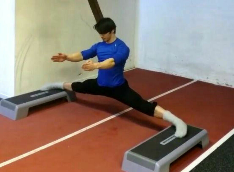 PÅ INSTAGRAM: Jon Yuen viser eksempel på hvordan han kan trene.