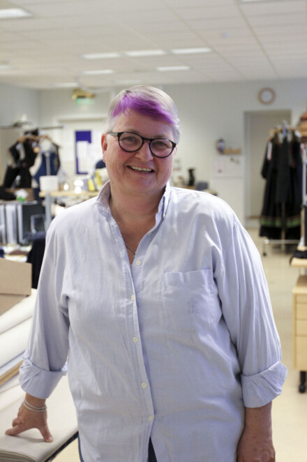 Slik stryker du bunadskjorta