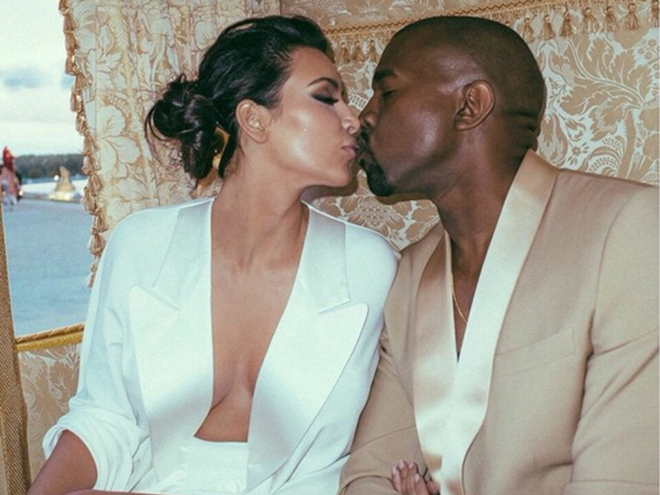 KIMYE: Kim Kardashian og Kanye West under bryllupsfeiringen i fjor.