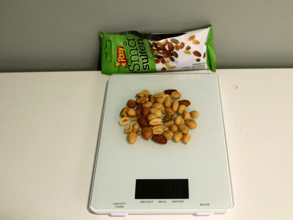 NØTTER FRA NØTTEPOSE: 30 gram.