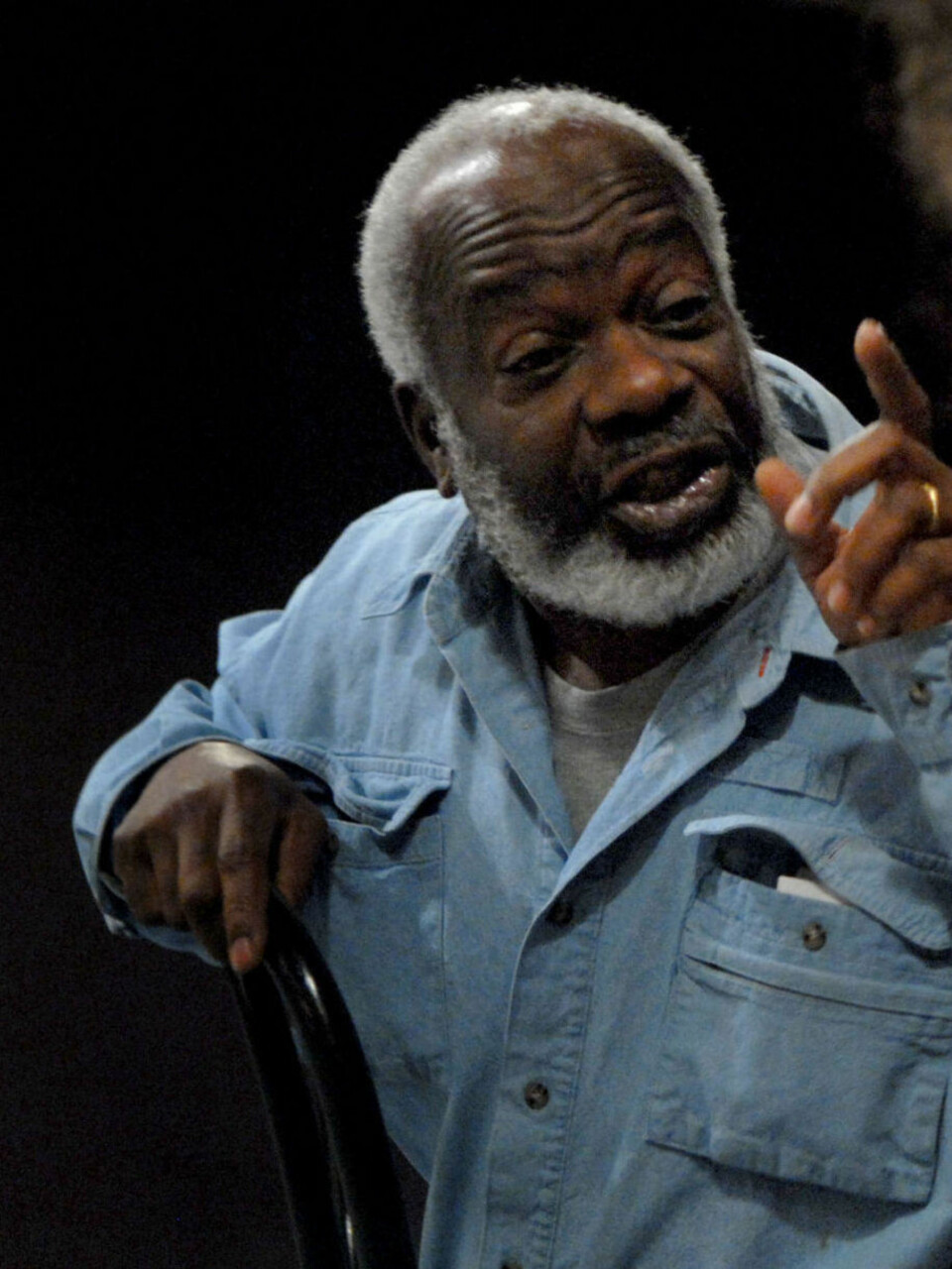 JOSEPH MARCELL spilte Geoffrey.