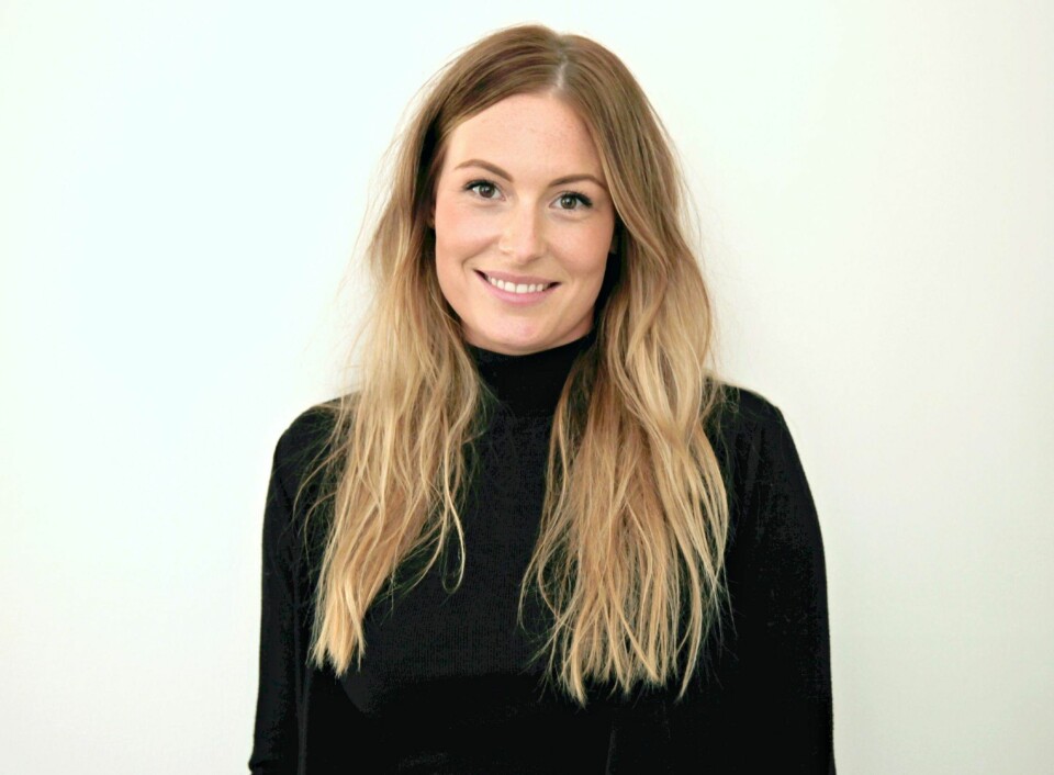 LÆRER VEKK: Oda Kristine Olsen lærer villig bort sine triks.