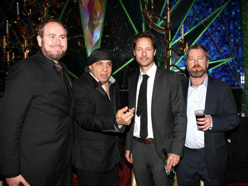 LILYHAMMER: Steven Van Zandt skriver på Twitter at det ikke vil bli laget flere episoder av Lilyhammer. Men verken NRK eller Rubicon bekrefter dette. Her sammen med Tommy Karlsen Sandum, Trond Fausa og Fridtjov Såheim.