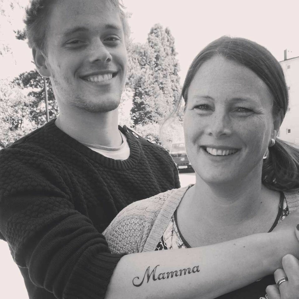 MARIUS OG MAMMA: Siren sammen med sin eldste sønn Marius. Hans tvillingbror Andreas døde kort tid etter fødsel.