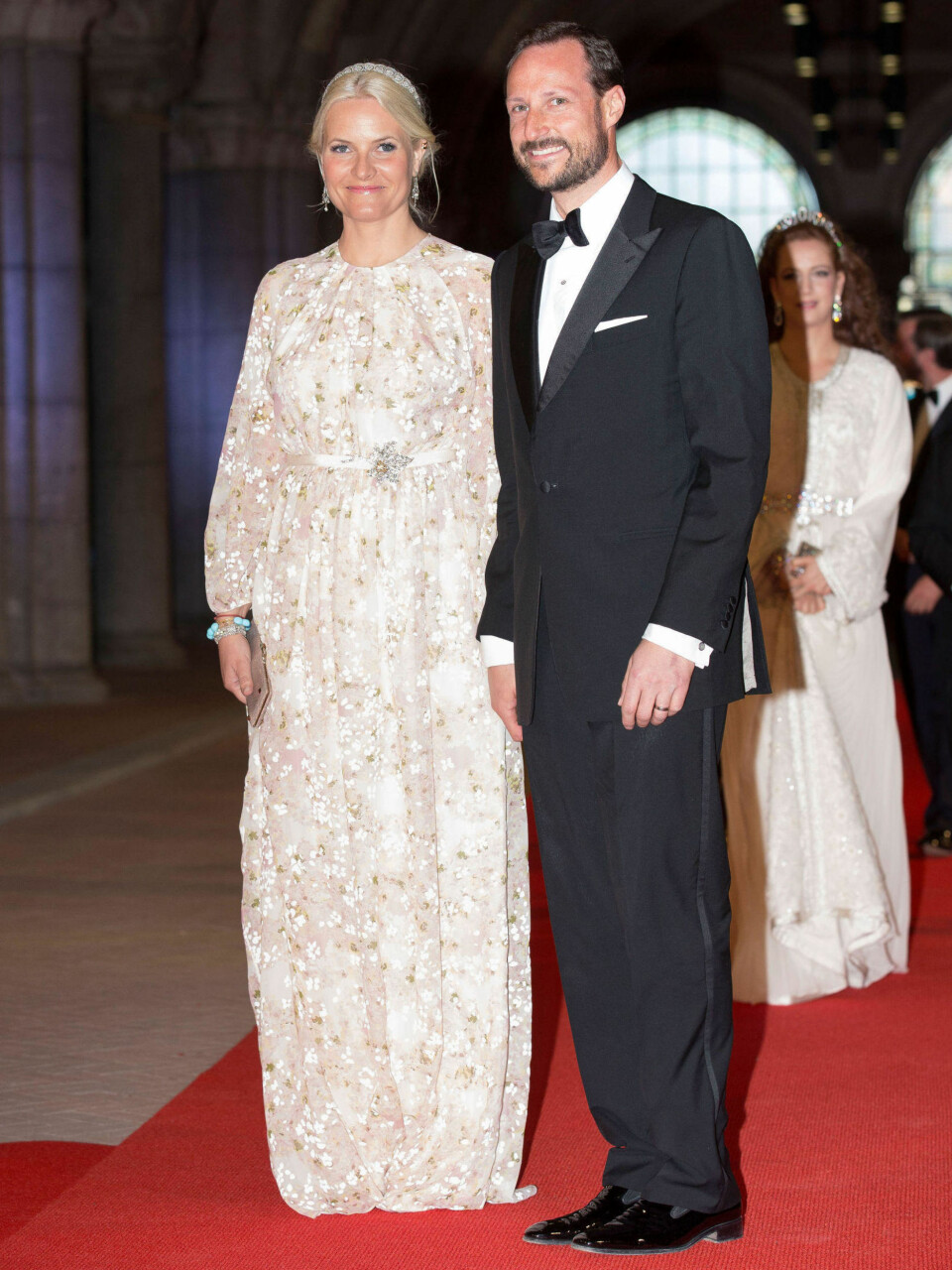 Her i kjole fra Giambattista Valli.