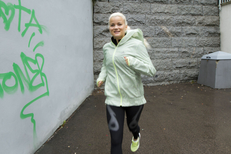 Sandra er like glad i å løpe, som å danse og trene thaiboksing.
