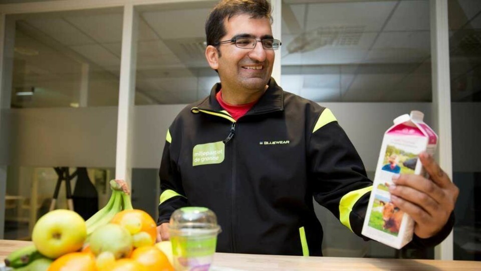 - Bruk dømmekraften før du kaster melk som er gått ut på dato. Ofte holder den mye lenger, sier Shoaib.