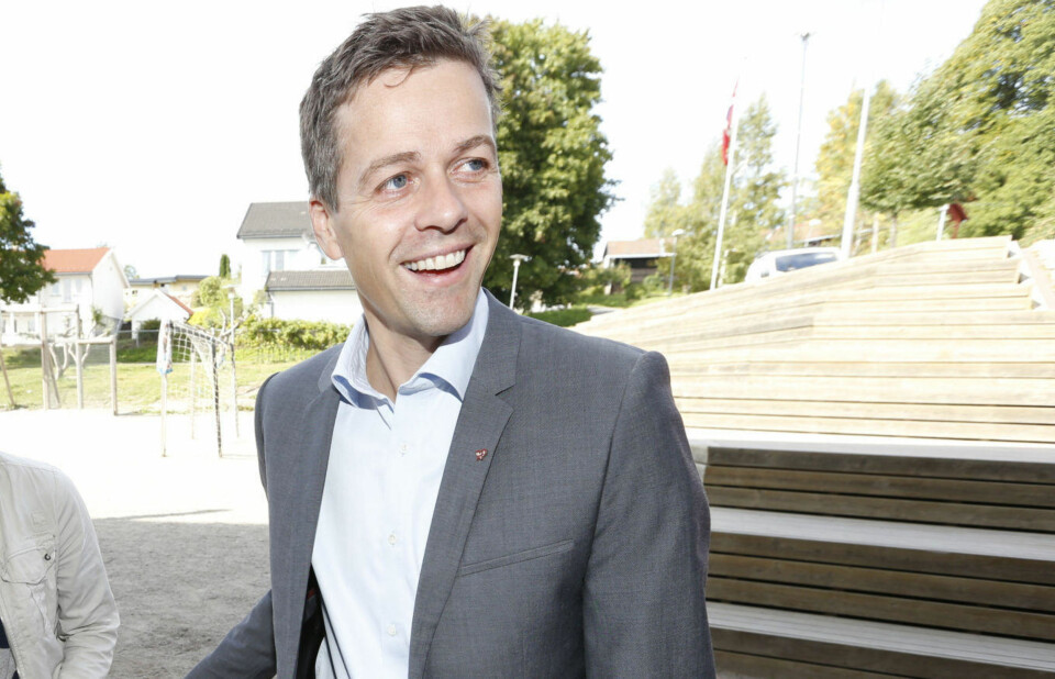 DRESS: Her har trolig Hareide kledd seg selv. Han er stort sett å se i dress.