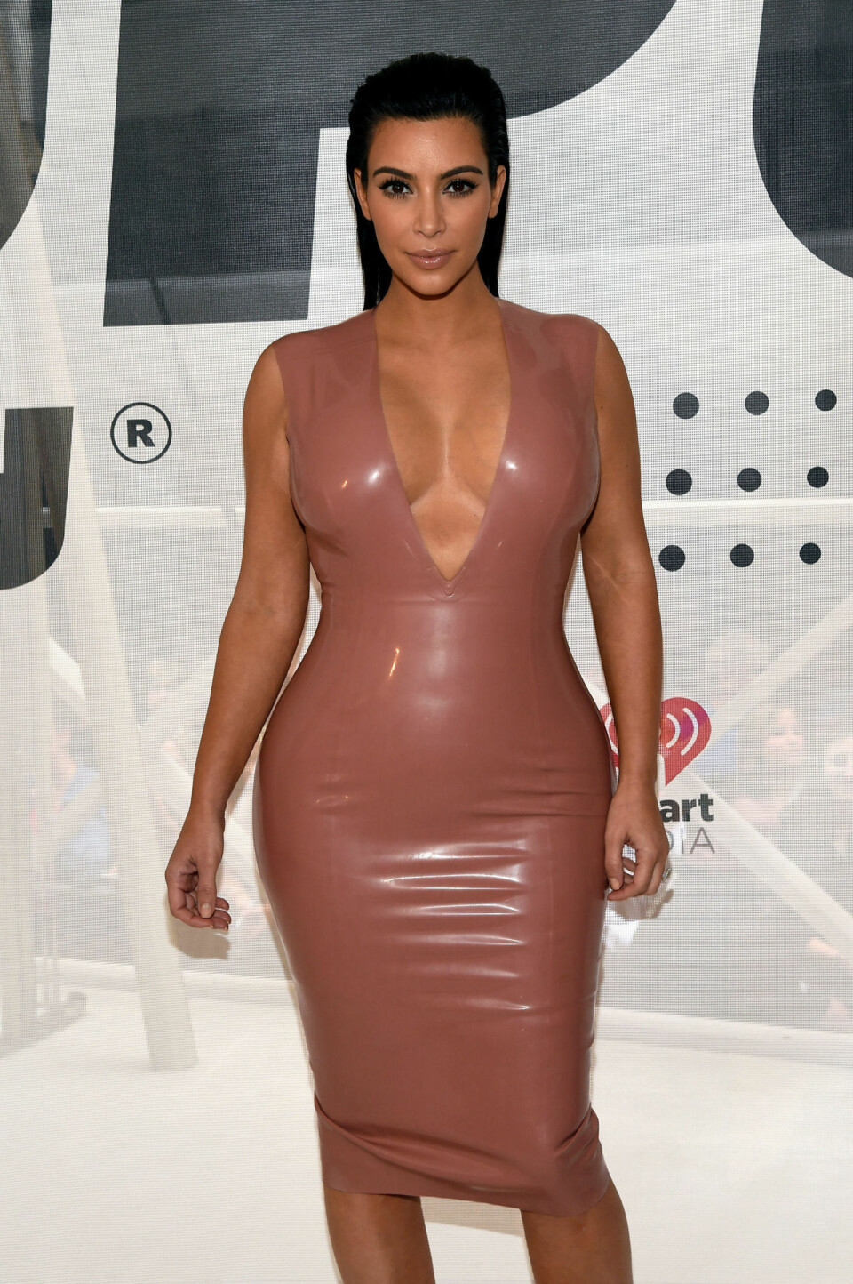 Kamilla Osman er helt lik Kim Kardashian