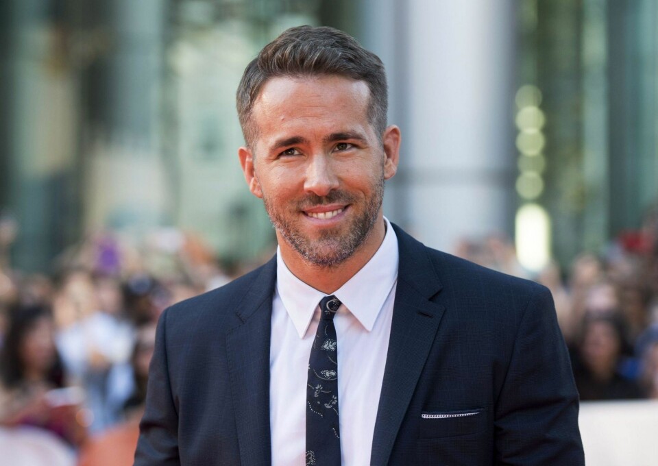 Ryan Reynolds på rød løper til filmen «Mississippi Grind» i Toronto. På hjemmebane nyter han tilværelsen som småbarnsfar.