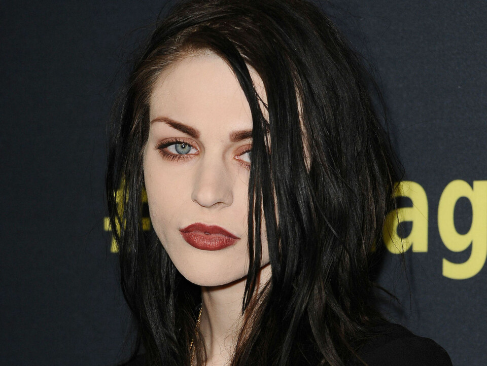 GIFT: Babyen til Kurt Cobain og Courtney Love har jammen blitt voksen.
