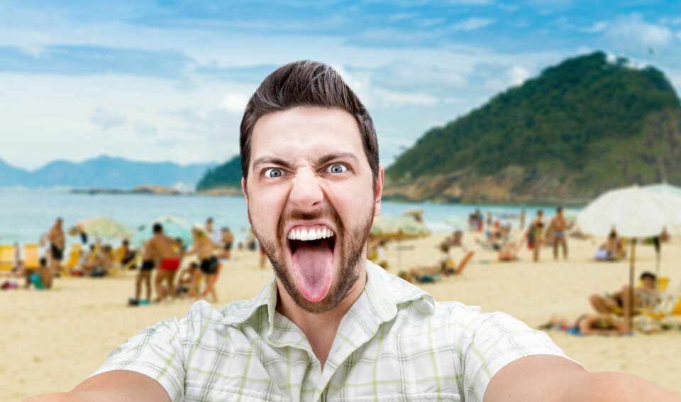 IDIOTI: Enkelte steder selfies tas på, må regnes som del av den mer idiotiske skalaen.