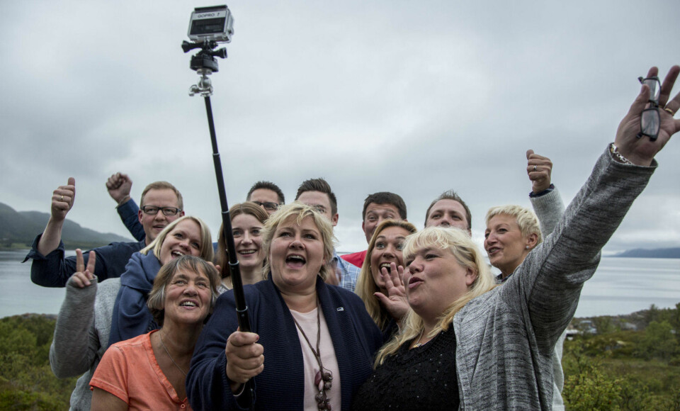 ALLE TAR SELFIE: Også statsminister Erna Solberg (som fikk kritikk, vel og merke)