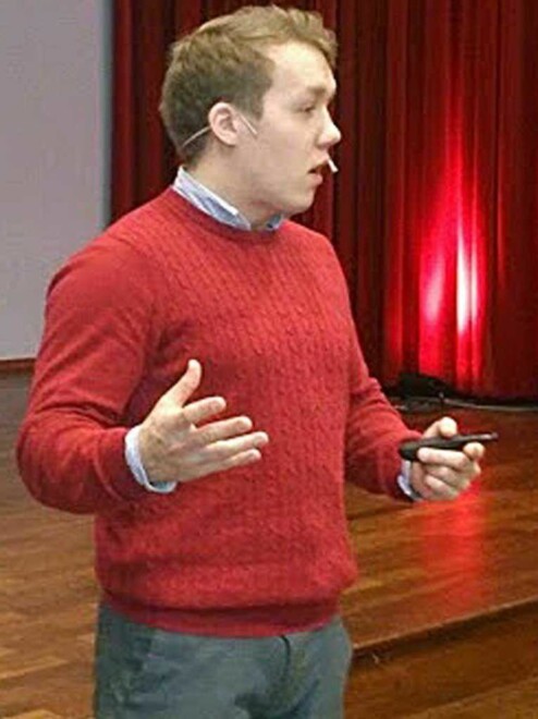 Simen holder foredrag rundt om i landet og håper å gi inspirasjon til mennesker om å gripe de små øyeblikkene.