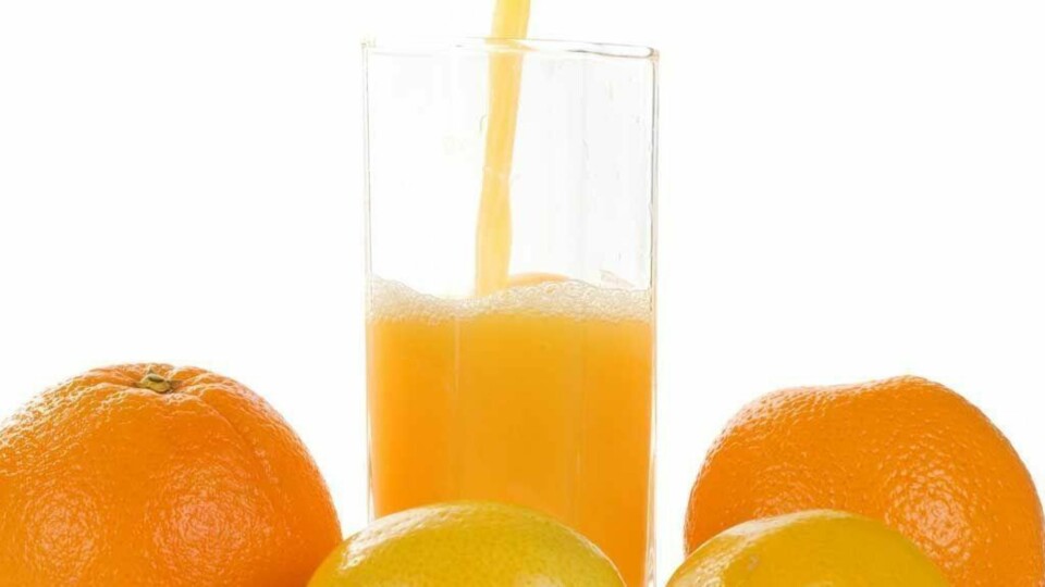 - Press for eksempel appelsinjuice fra økologiske appelsiner.