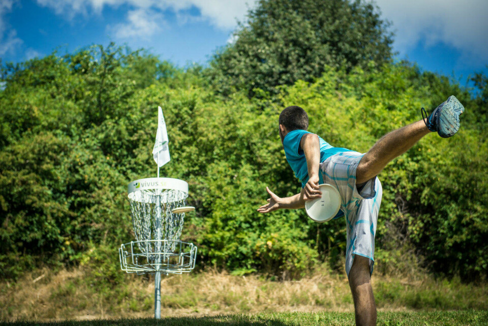 FRISBEEGOLF blir stadig mer populært.