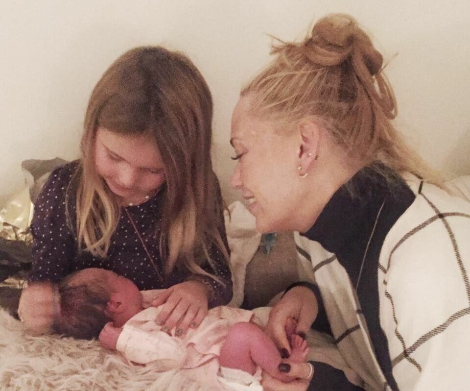 TRE JENTER: Marthe sammen med jentene sine Olivia og Emma Louise.