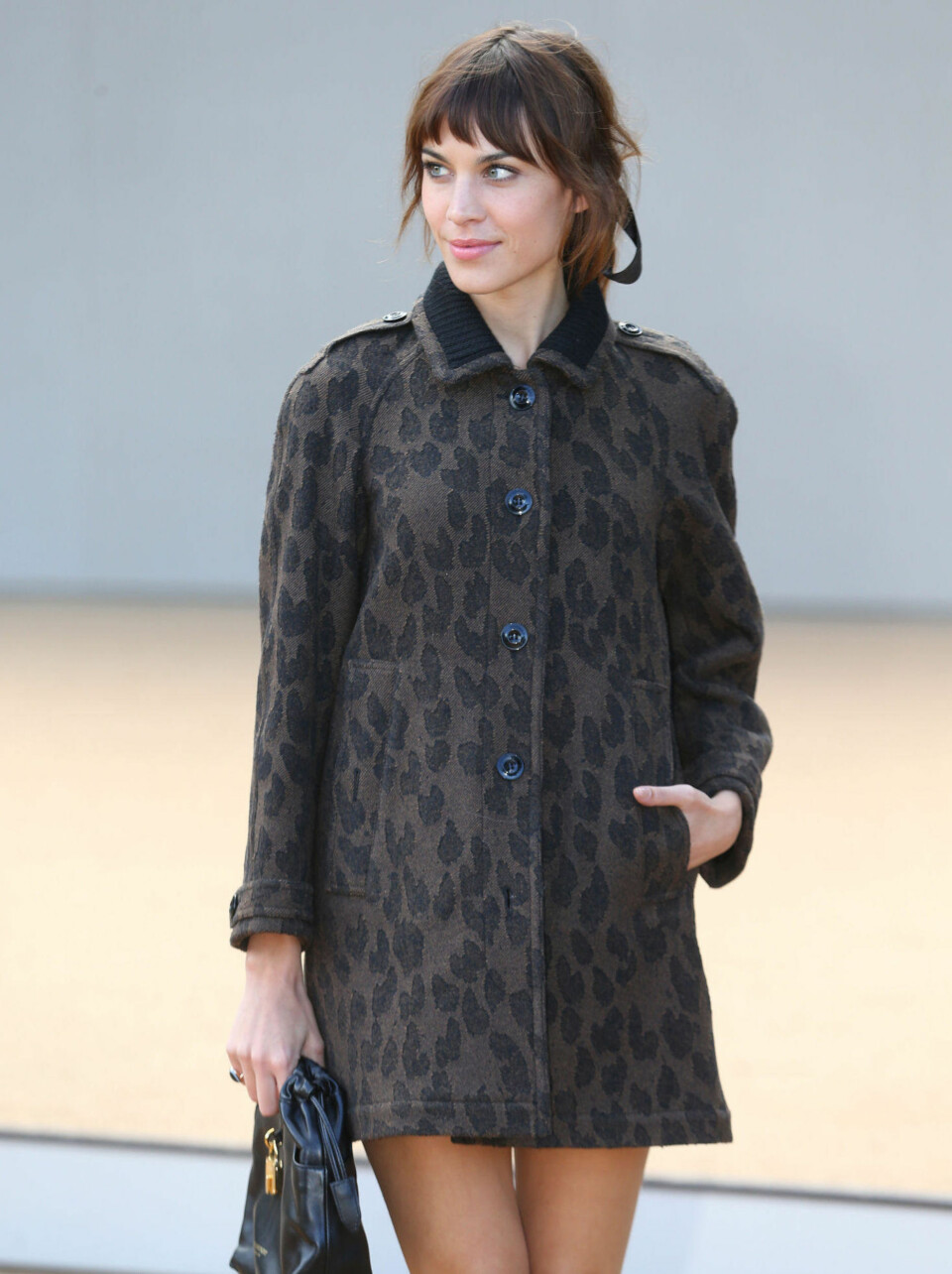 Alexa Chung med sløyfe i 2013.