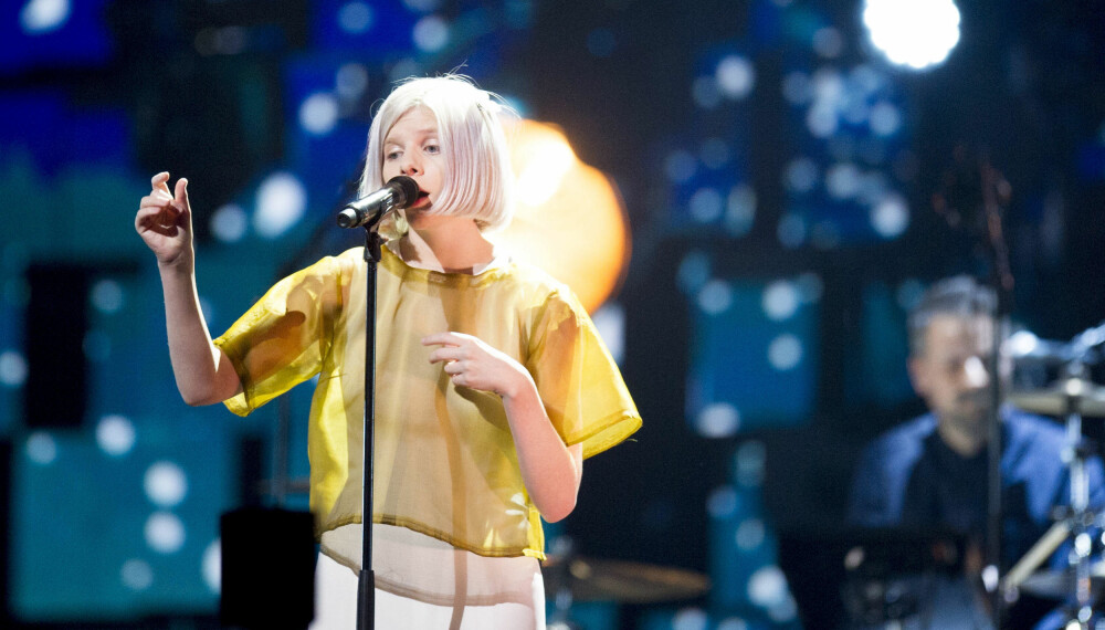 TELENOR ARENA:  Artist Aurora Aksnes opptrer under Nobelkonserten 2015.