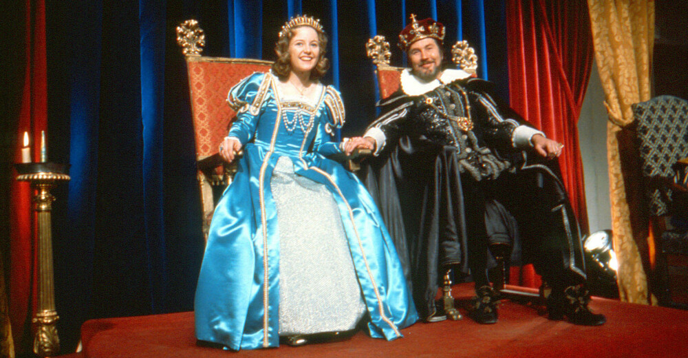Hanne Krogh og Knut Risan som Sonja og kongen.