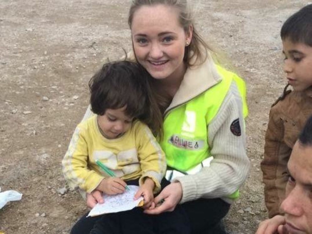 I HELLAS: Emilie Beck på Khios, der hun deltok i en norsk gruppe av frivillige som tok imot båtflyktninger.