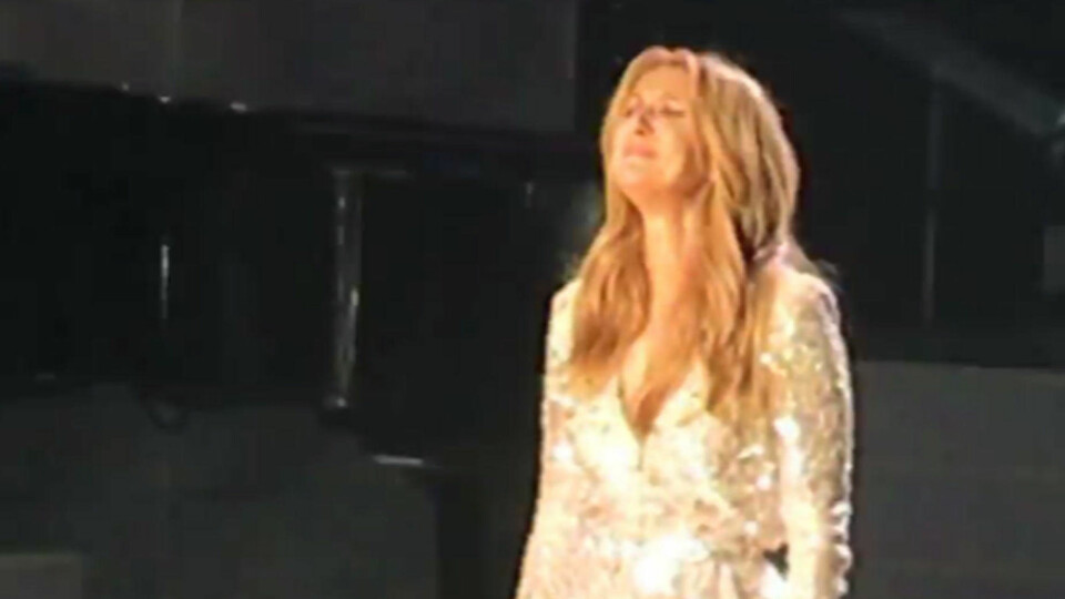 Ektemannen og broren døde – her bryter Celine Dion sammen under «All By Myself»