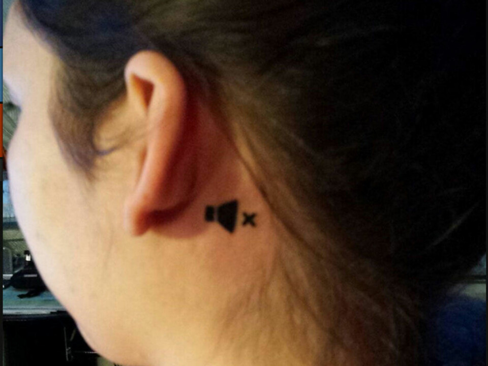 Elisa (24) tatoverte seg for å opplyse om handikappet sitt