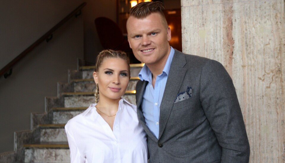 «Del gjerne! Vi selger vår leilighet på Majorstuen», skriver John Arne Riise på Facebook. På bildet: Louise Angelica Riise og John Arne Riise.