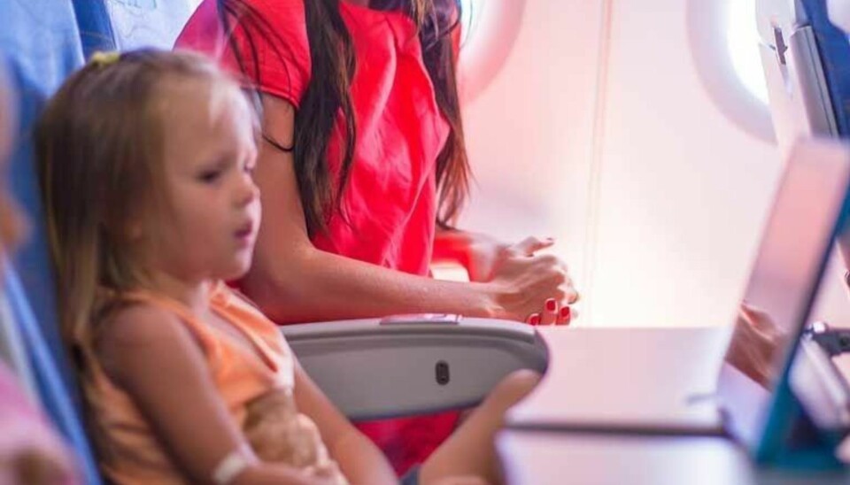 Å se på nettbrett i flysetet kan være gull verdt om flyturen er lang.