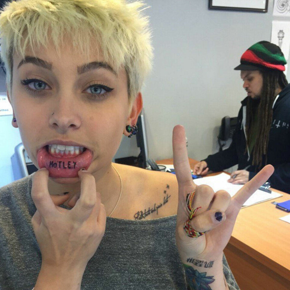 Paris Jackson har kuttet kontakten med mamma Debbie Rowe