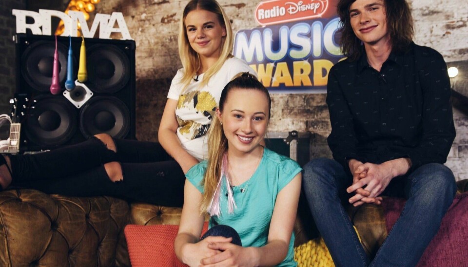Jennie Sofie sammen med Julie og Filip som også leder Radio Disney Music Awards fra henholdsvis Danmark og Sverige.