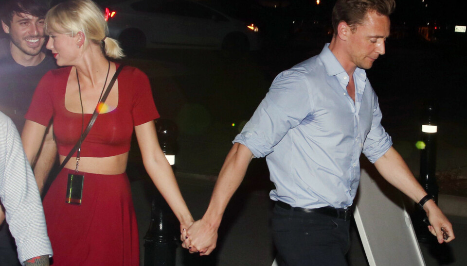 UTE PÅ VIFT: Taylor Swift og hennes nye kjæreste.